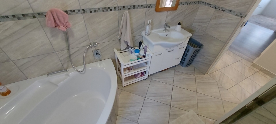 3 Bedroom Property for Sale in Albertinia Western Cape
